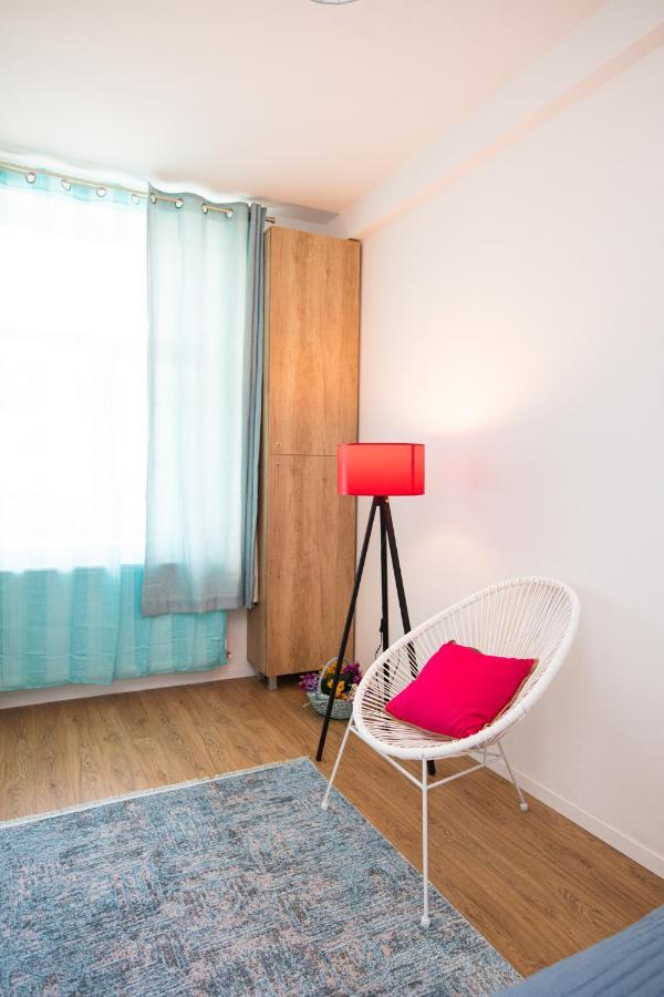 Colorful & Cozy Condo Cluj-Napoca Exterior photo